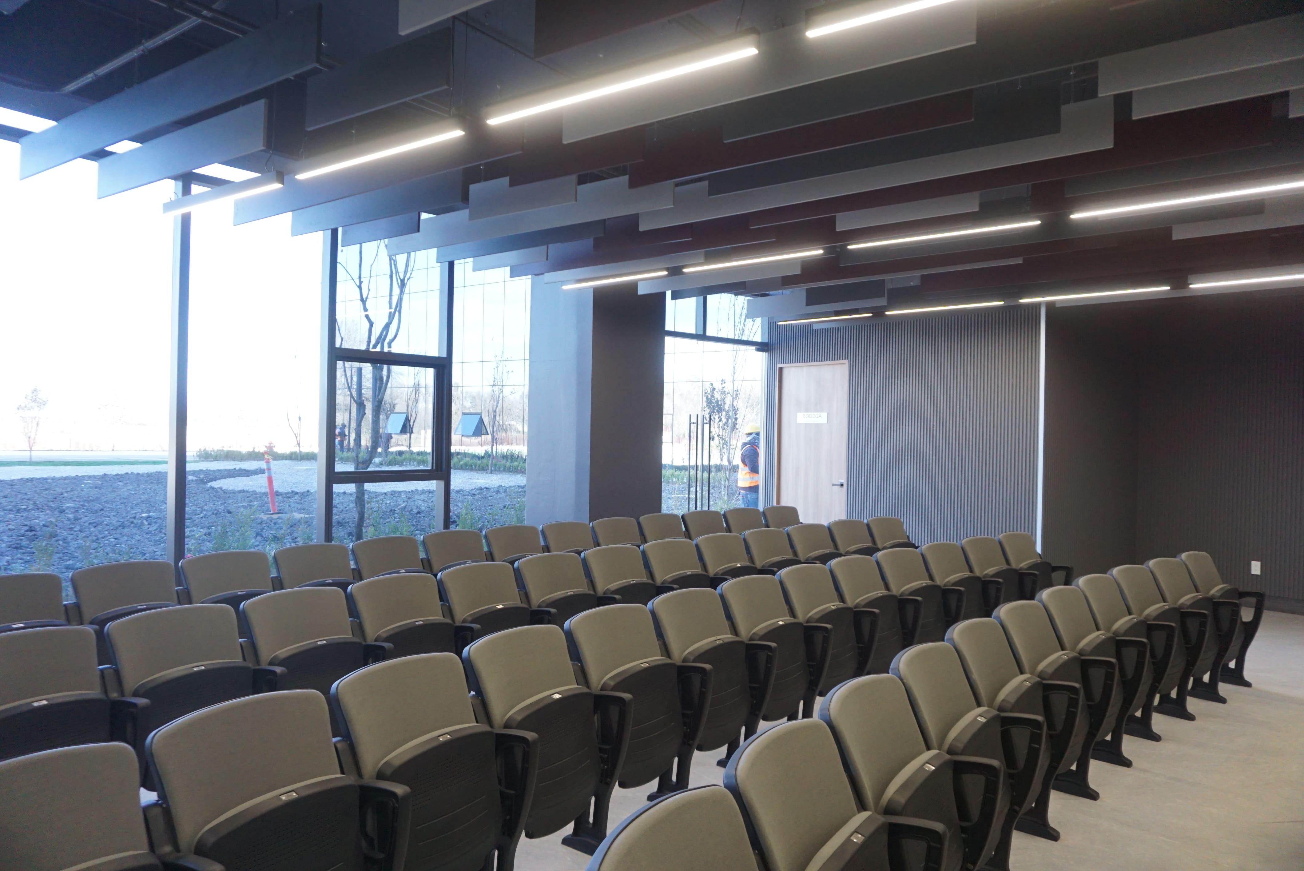 Filas de butacas del  auditorio